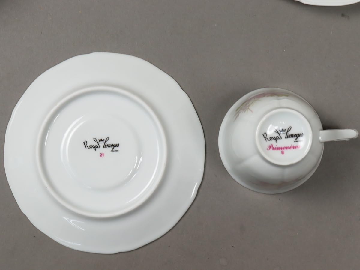 伊東陶山作 京薩摩 草花詰模様 紅茶器 カップ&ソーサー 二客